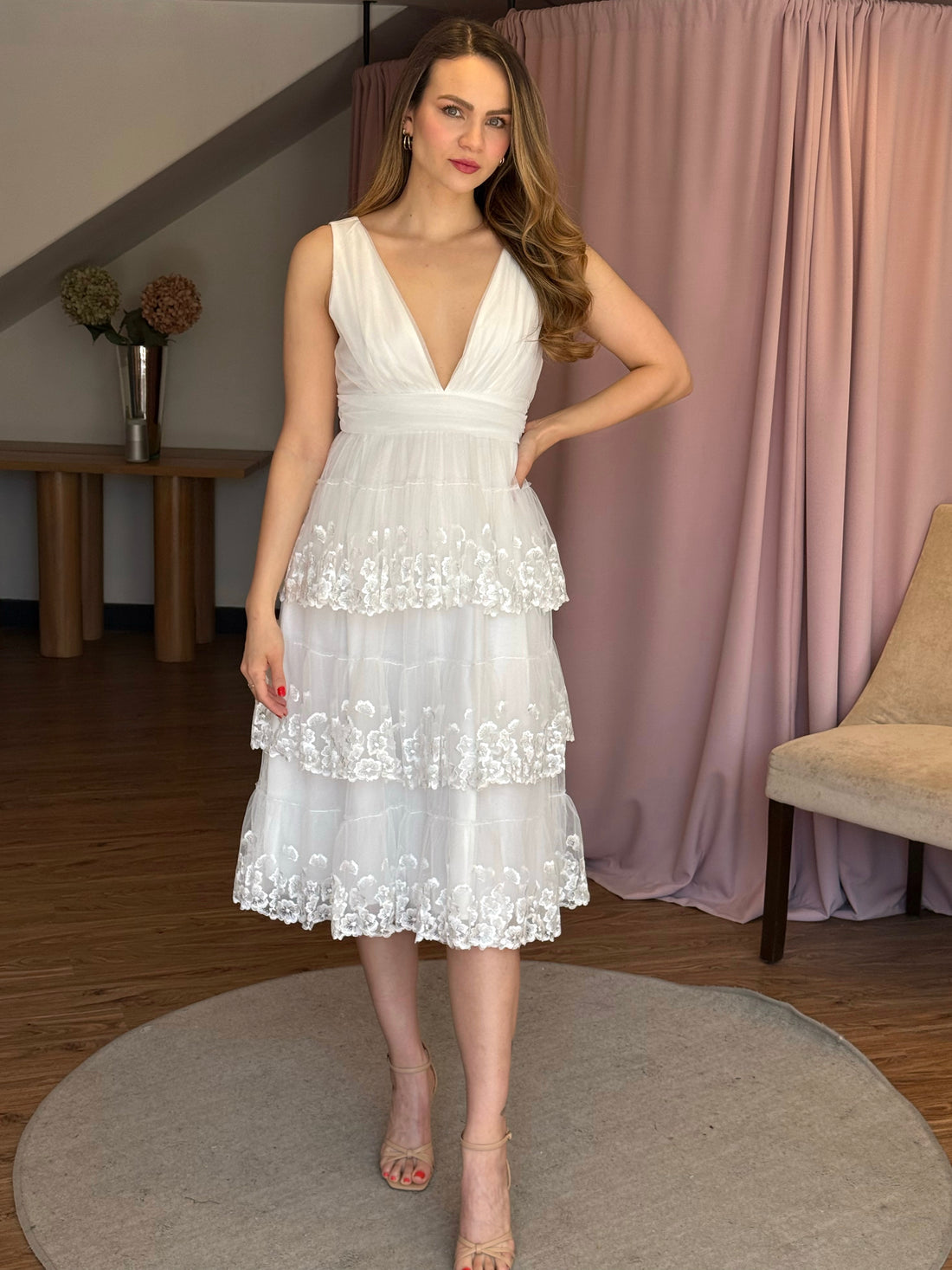 Vestido de capas de tul bordado — Peonia Boutique