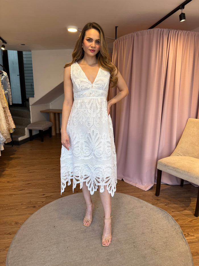 Vestido blanco crochet cuello V