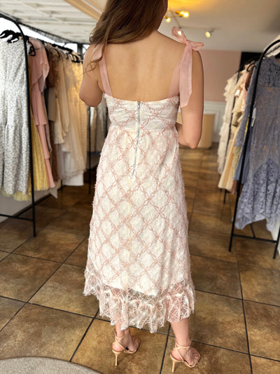Vestido listones rosas