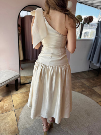 Vestido hombro moño Organza