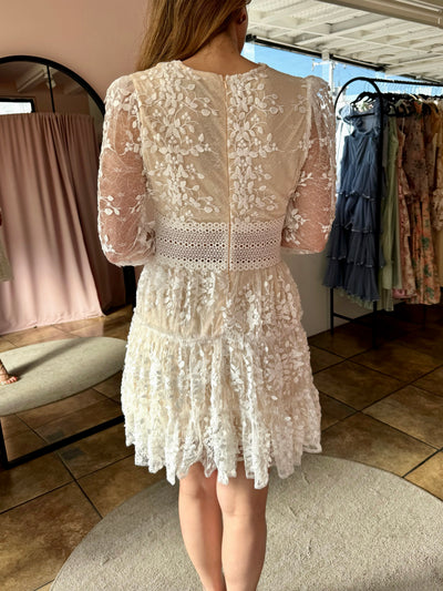 Vestido corto escote v