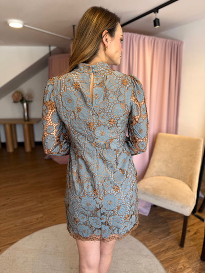 Dusty blue manga larga