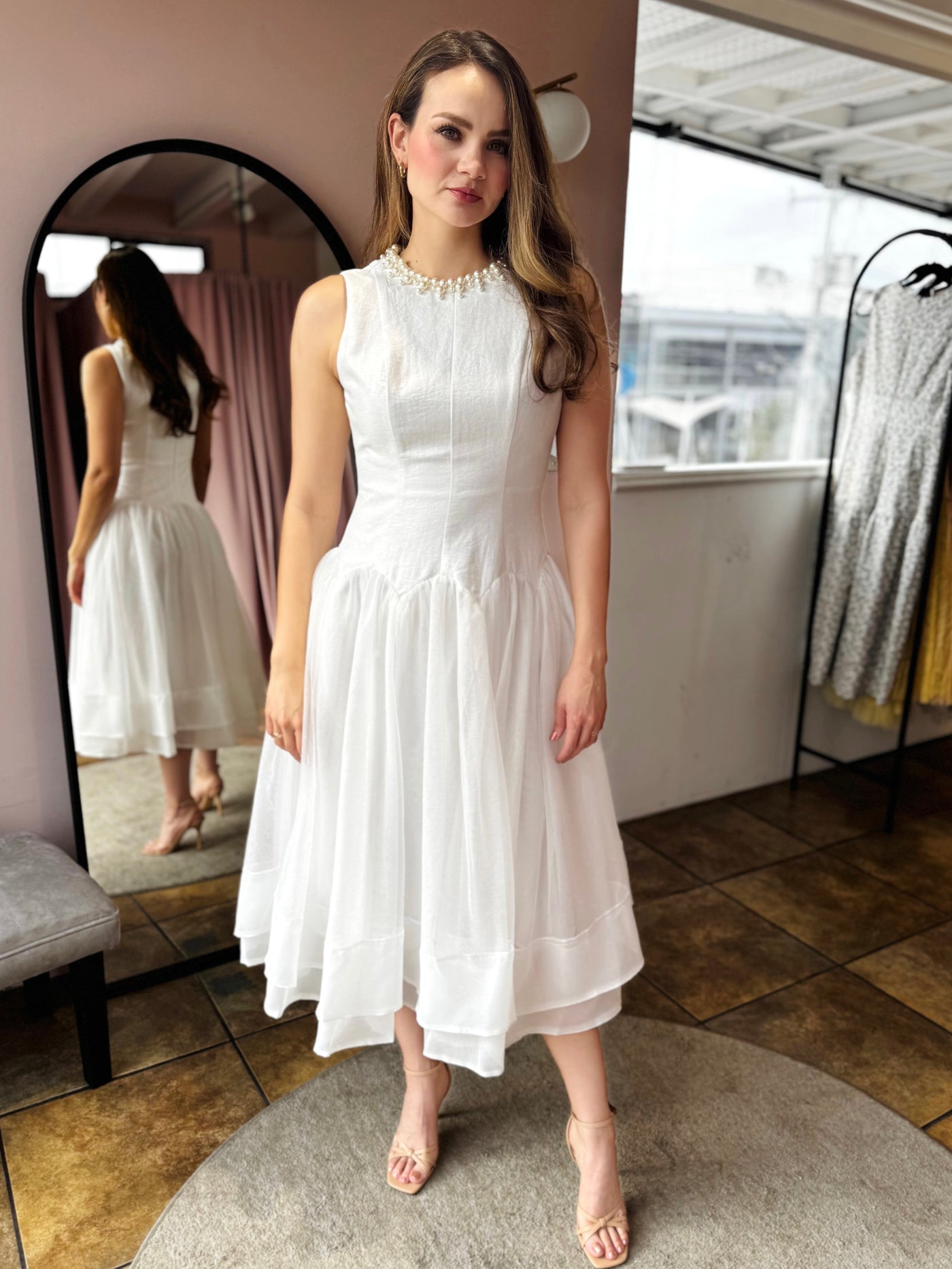 Vestido cuello perlas