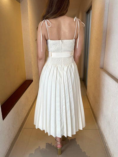 Vestido cinturón falda plisada