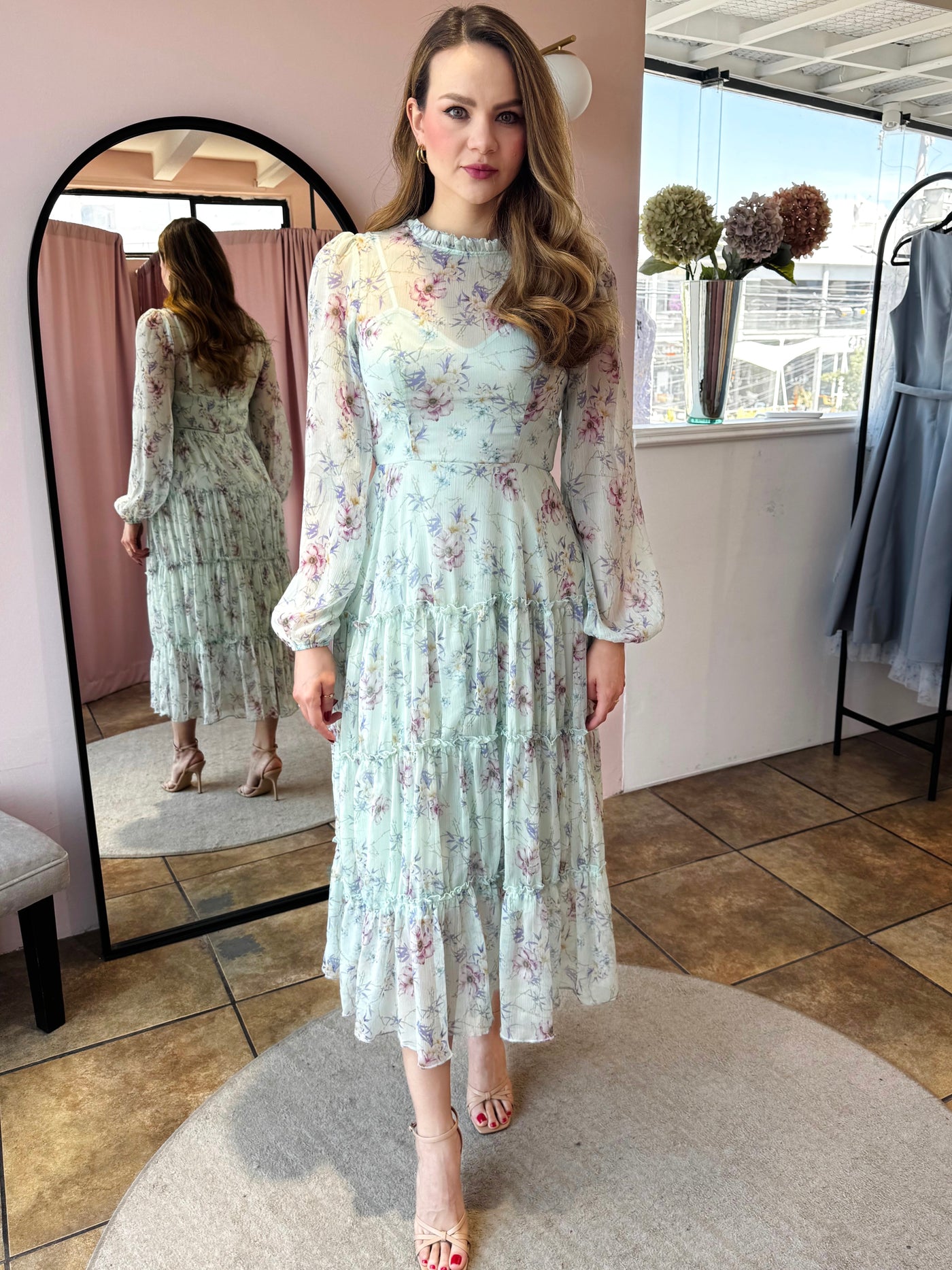 Vestido chiffon menta floral manga larga