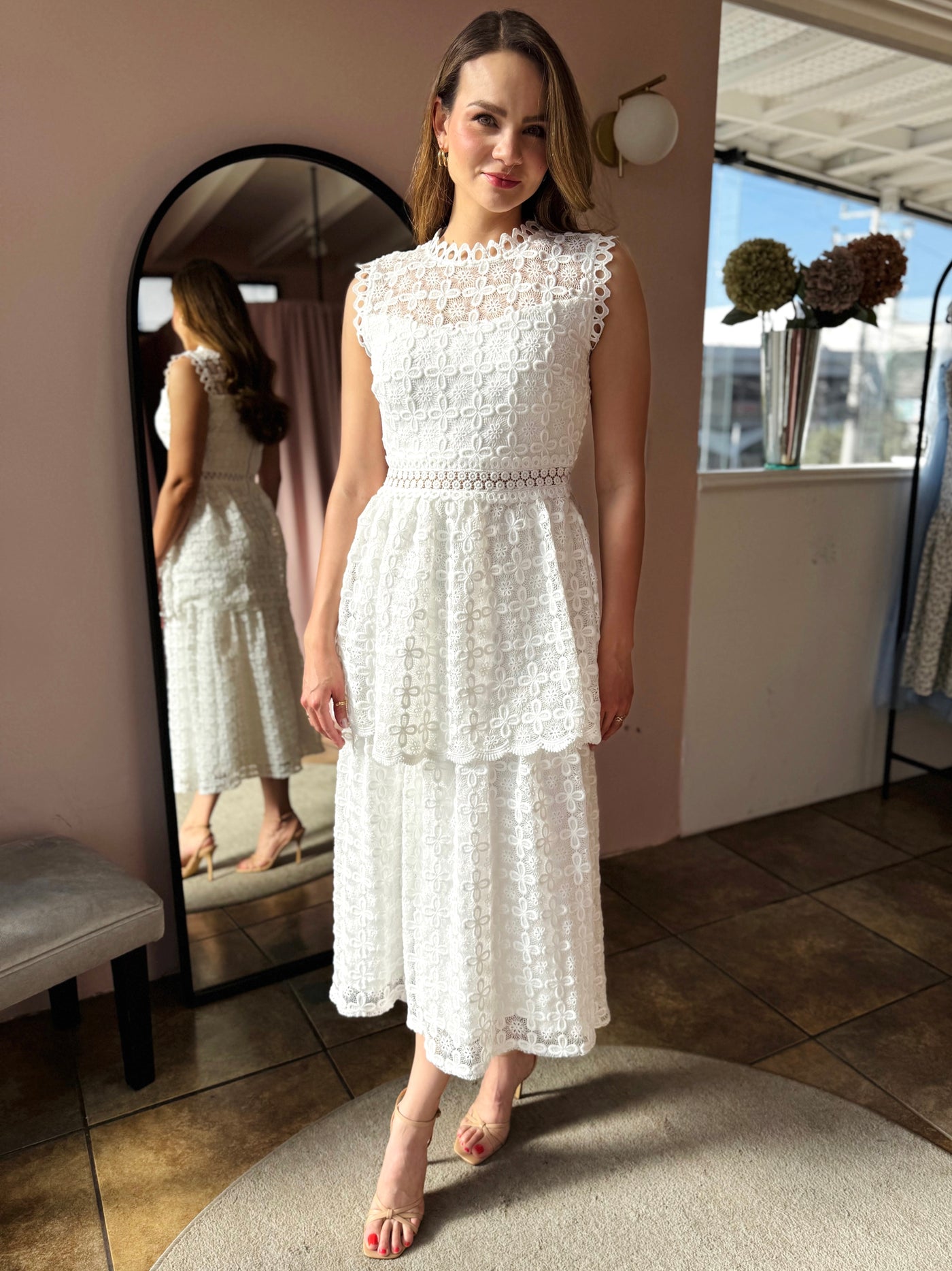 Vestido blanco midi capa