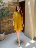 Vestido mustard aplicación mangas