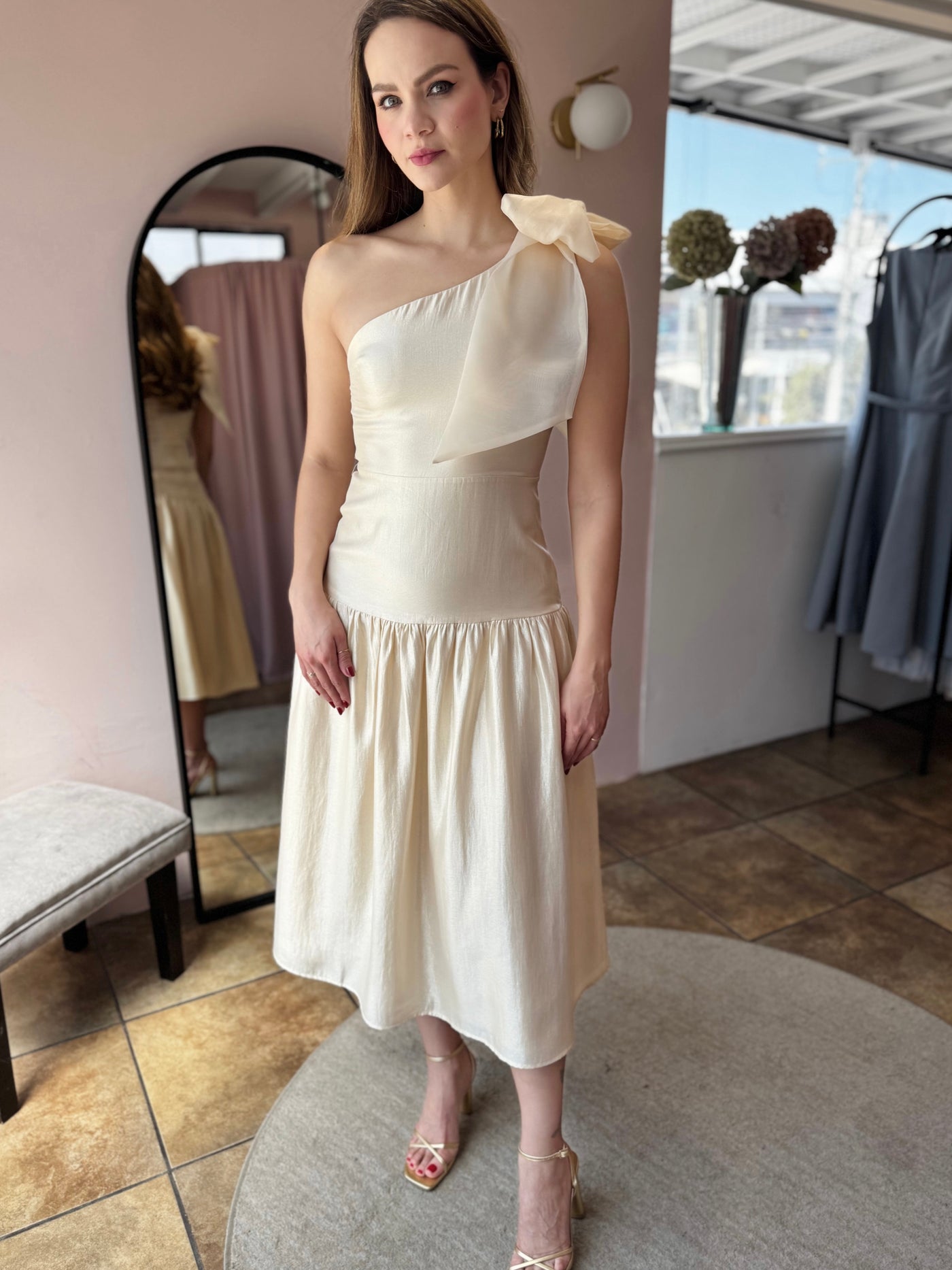 Vestido hombro moño Organza
