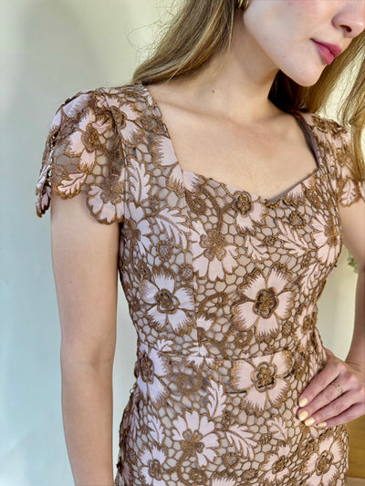 Vestido café encaje