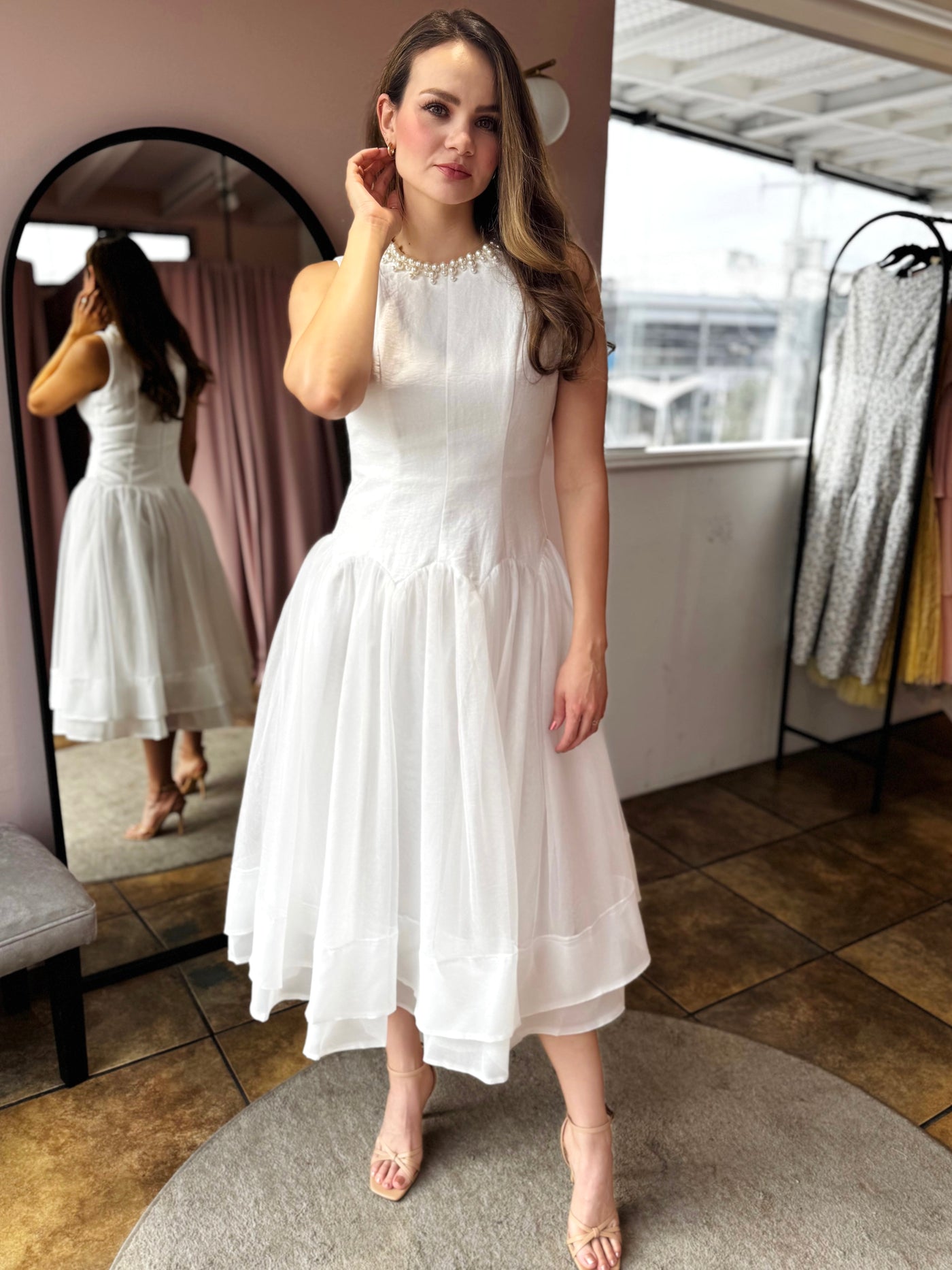 Vestido cuello perlas