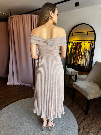 Vestido offshoulder tela brillos rose gold