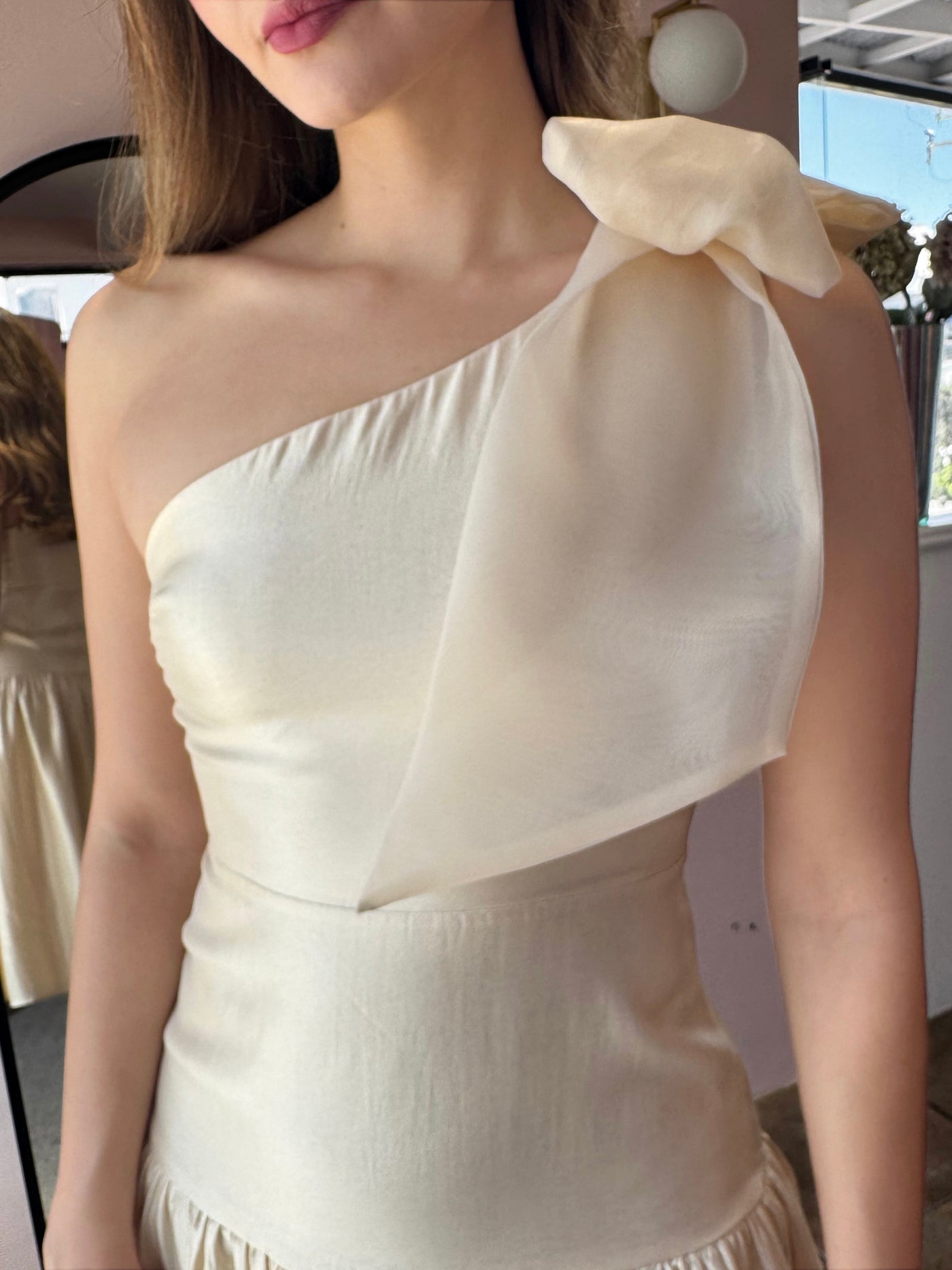 Vestido hombro moño Organza
