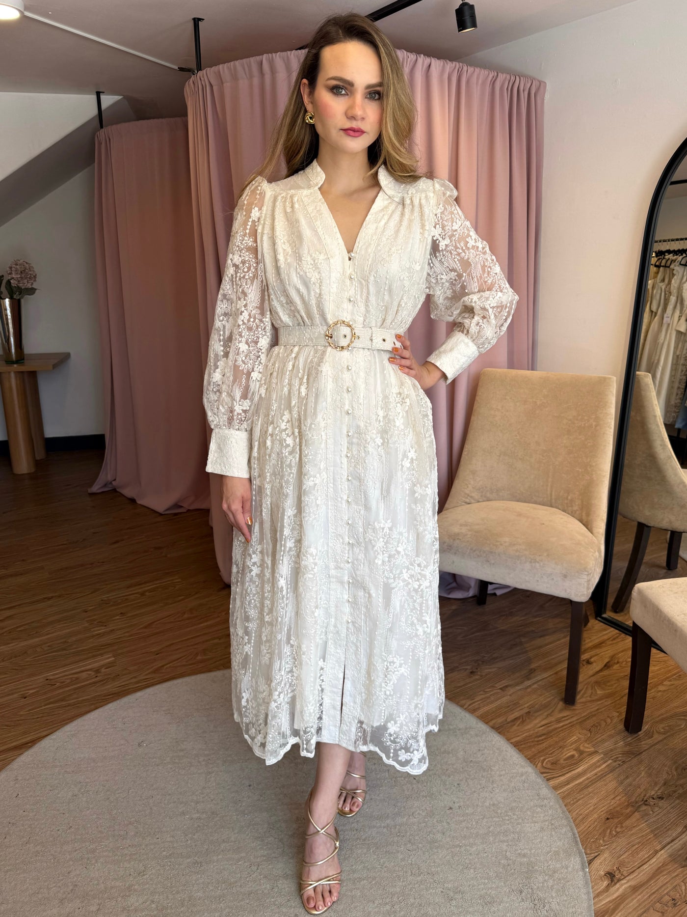 Beige manga larga botones perlas