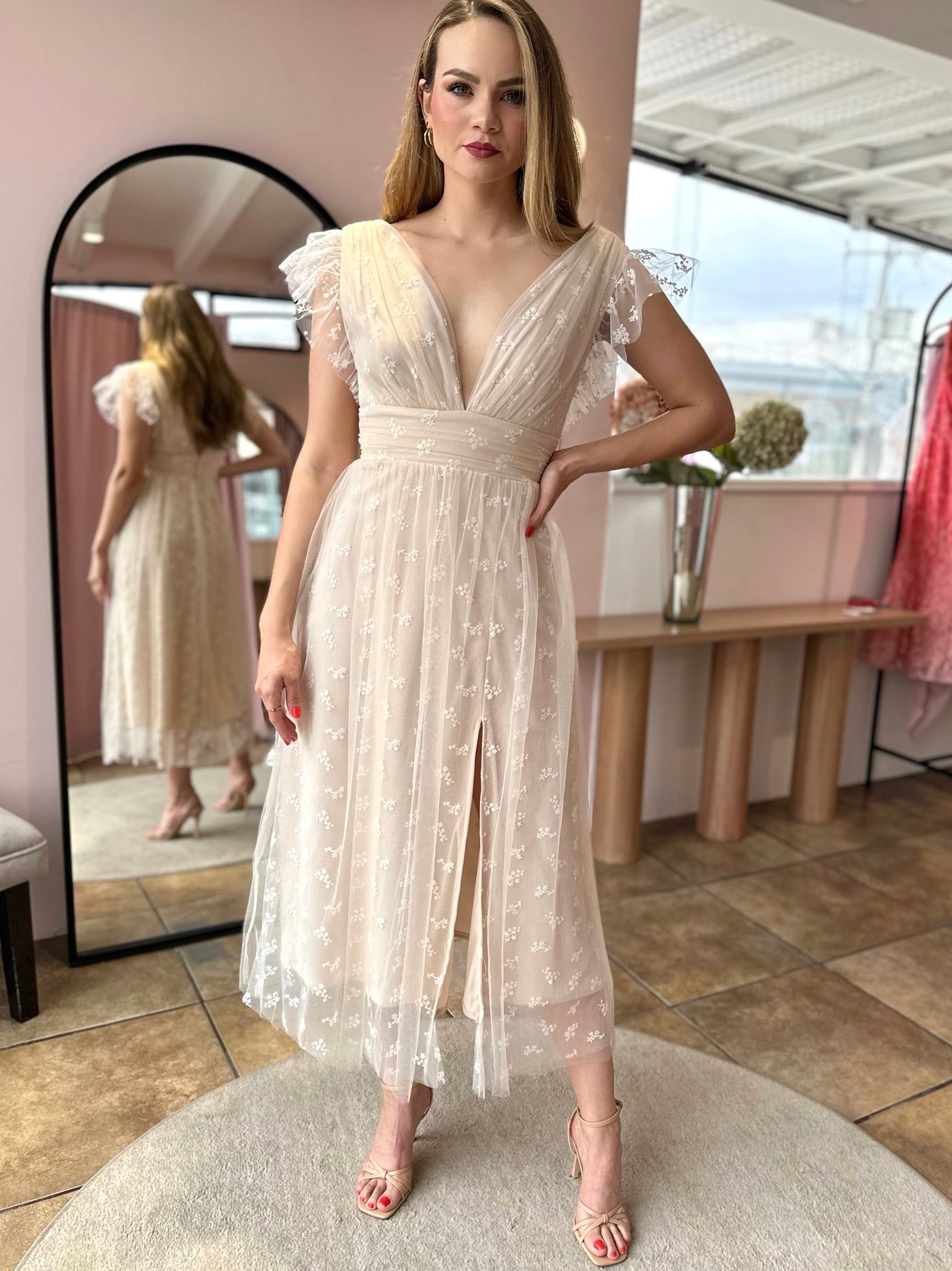 Ivory nude detalles blancos
