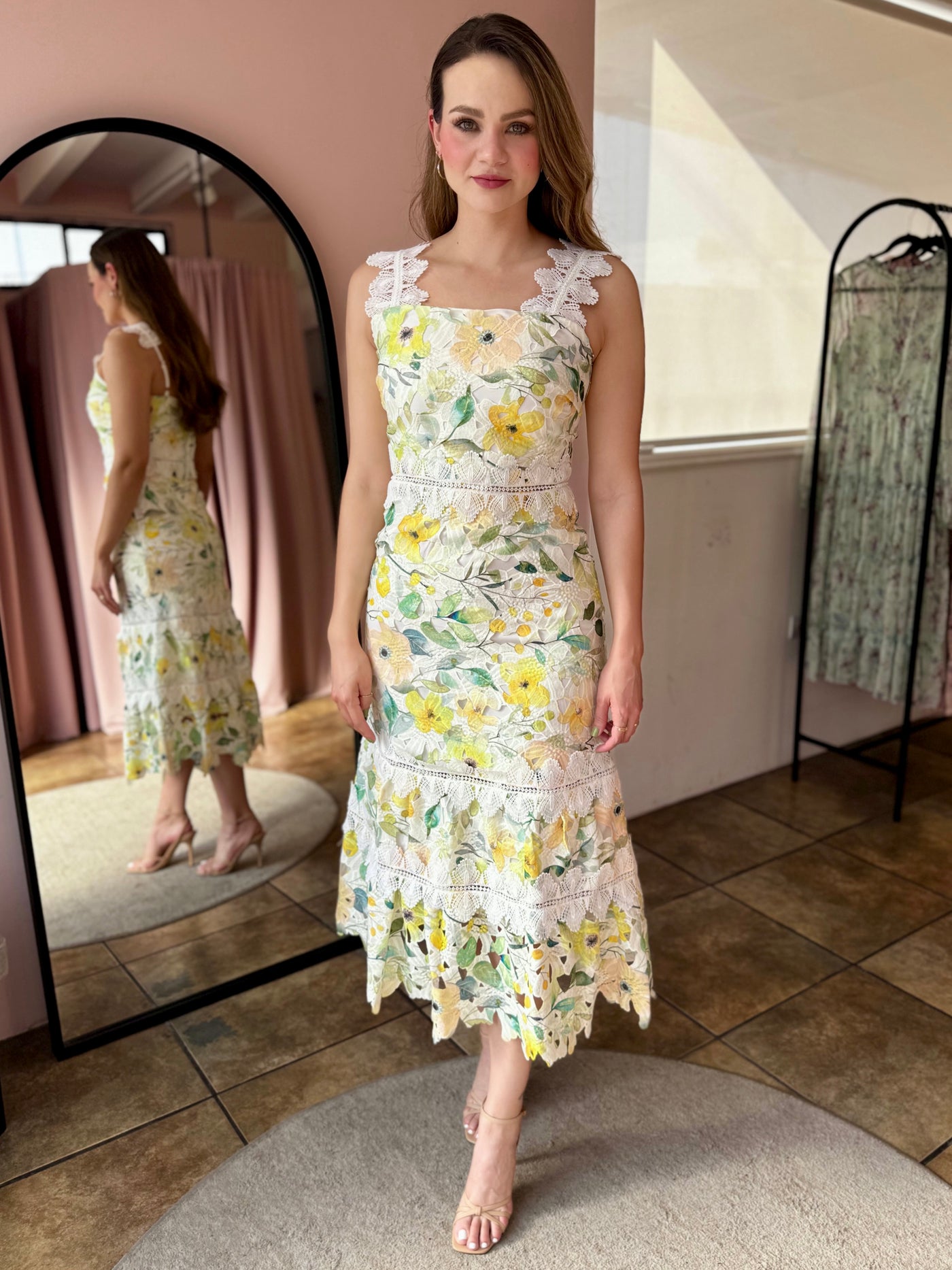 Amarillo floral encaje