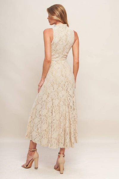 Encaje beige cuello alto
