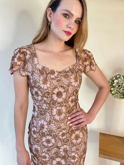 Vestido café encaje